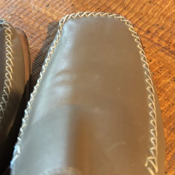 Louis Vuitton classic Men's Tan Loafers